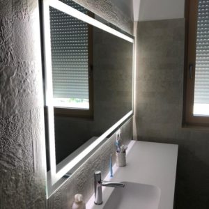 Specchio a LED su MISURA con illuminazione orizzontale e verticale