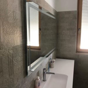 Specchio a LED su MISURA con illuminazione orizzontale e verticale