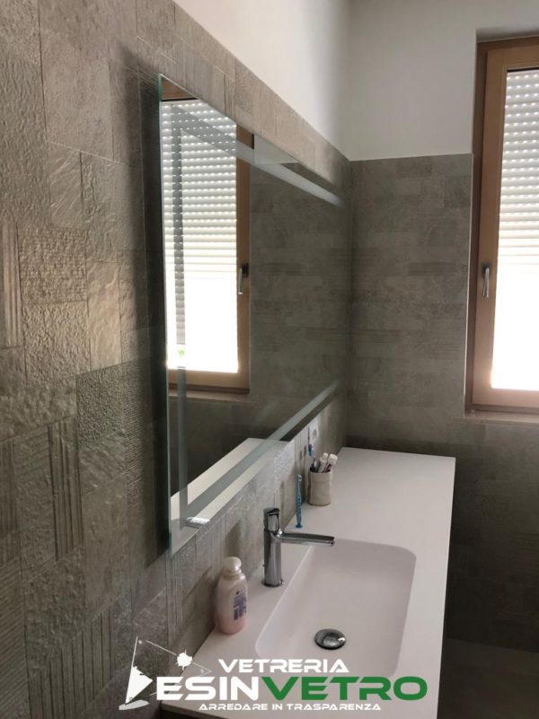 Specchio a LED su MISURA con illuminazione orizzontale e verticale - immagine 3