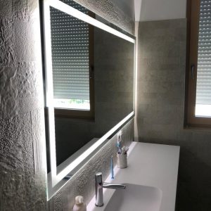 specchio a led su misura | specchio da parete | vetro arredo | vetreria esinvetro jesi